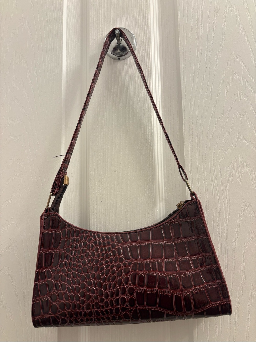 Women's Faux-Croc Shoulder Bag in Dark Burgundy